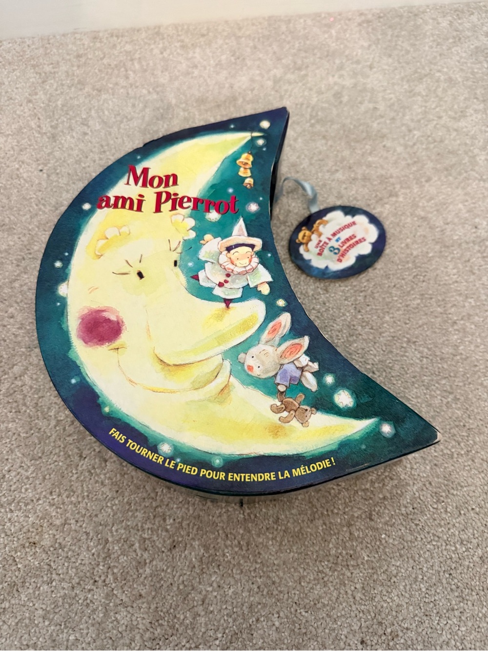 Moon-Shaped French children’s book set